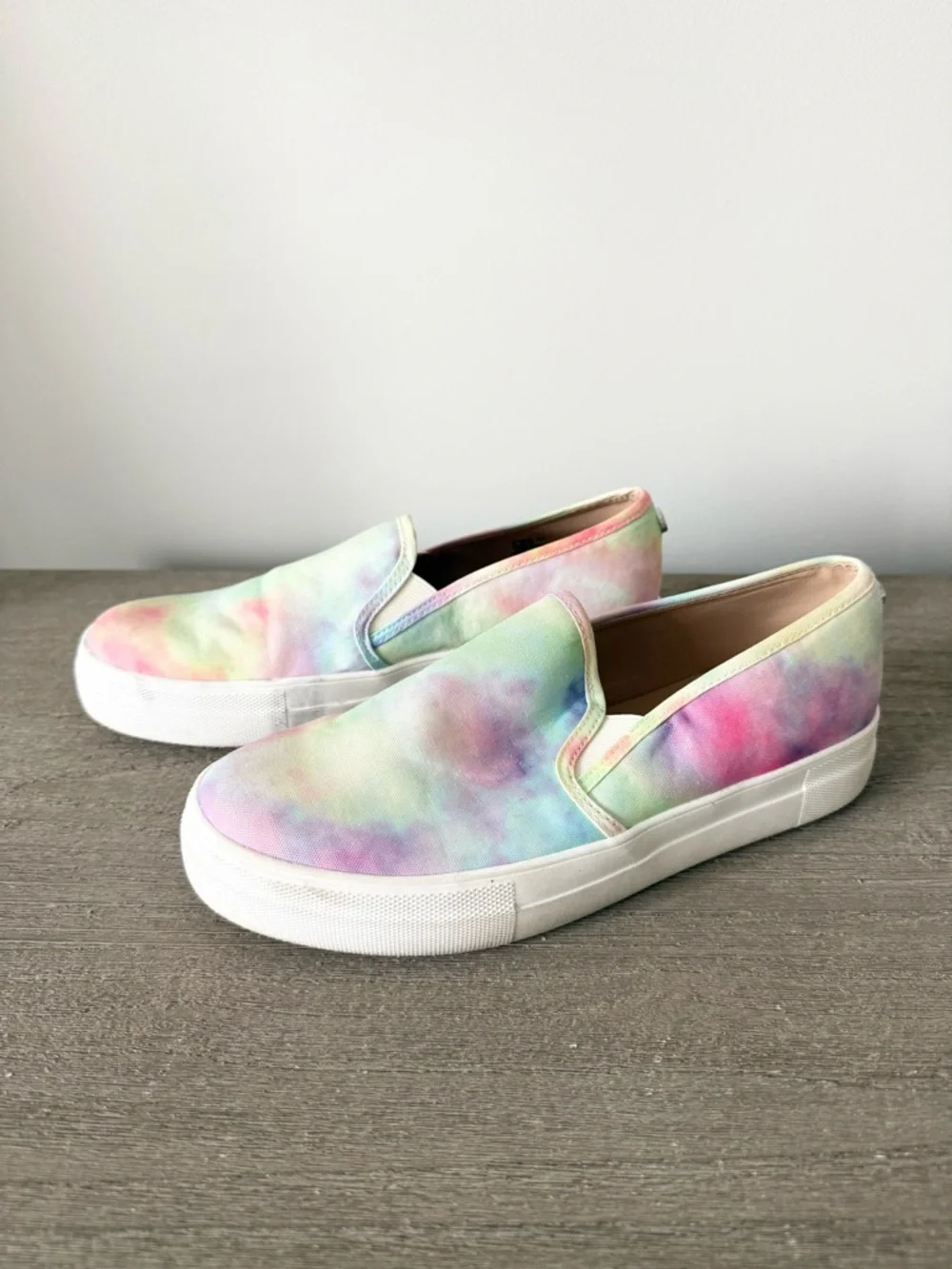 Steve Madden Toshe Slip-On Platform Sneakers in Canvas Pastel Tie-Dye Size 8.5